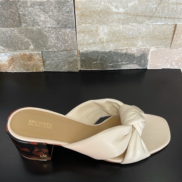 MICHAEL MICHAEL KORS Josie Knotted Mule - Picture 7 of 8